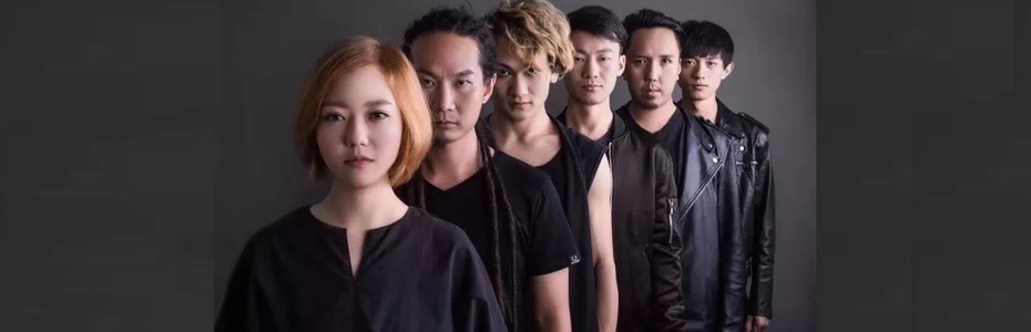 扣弦:就是那个打破反光镜昆明票房纪录的乐队?